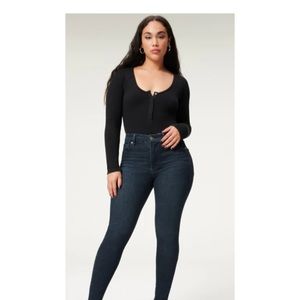 Good American Always Fits Good Leg Skinny Jeans in Deep Blue, Size 6-12